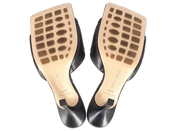 Mules Lido de Bottega Veneta en cuero de cordero negro 