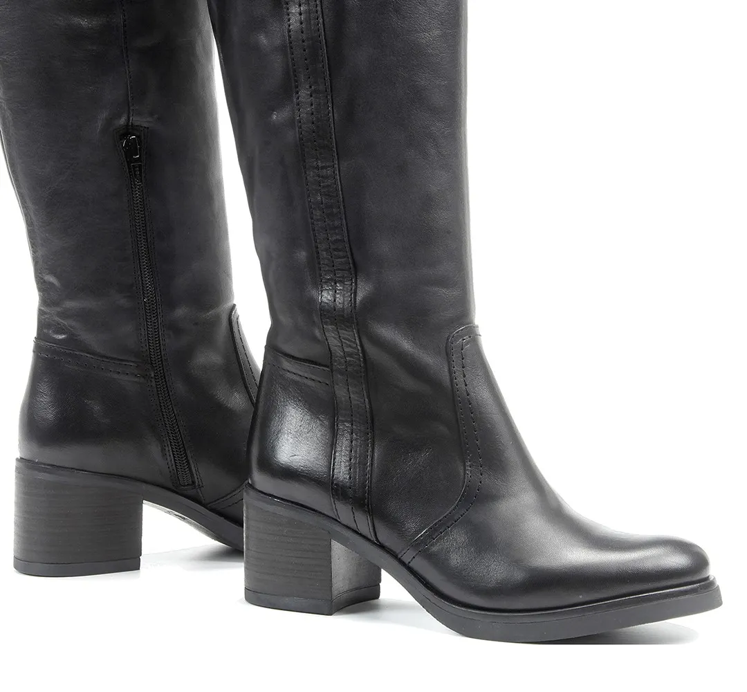 ROX D8328 Bota Negra